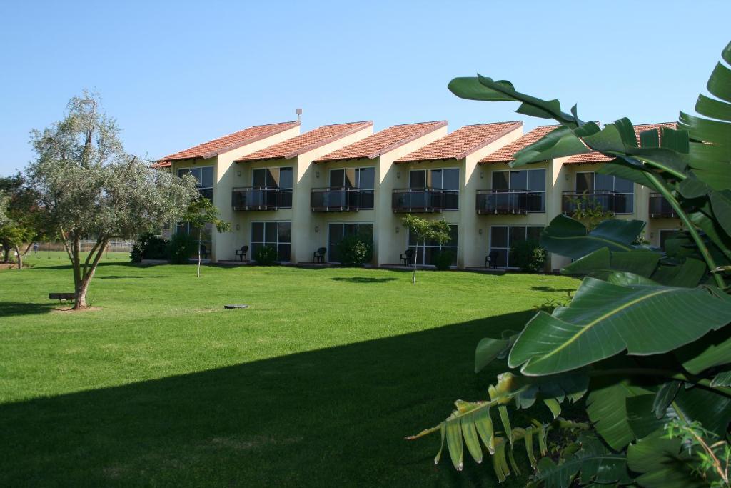 Pastoral Hotel - Kfar Blum Esterno foto